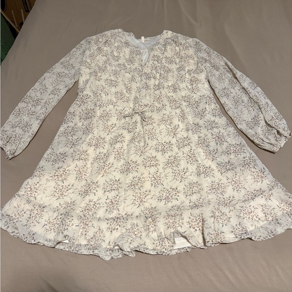 Promesa Dresses & Skirts - Cream Floral Print Long Sleeve‎ Mini Dress size M